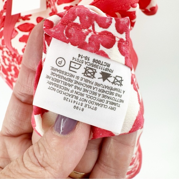 ✅ NWT TORY BURCH BLOUSE V NECK SHORT SLEEVES 100% SILK Floral Red Top SIZE 4 - Picture 5 of 7